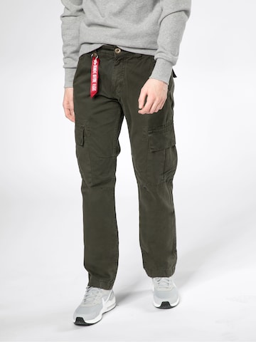 ALPHA INDUSTRIES Regular Cargobroek 'Agent' in Groen: voorkant