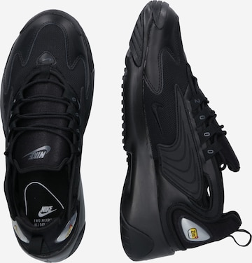 Baskets basses 'Zoom 2K' Nike Sportswear en noir : sur le côté