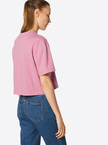 T-shirt Urban Classics en rose : derrière