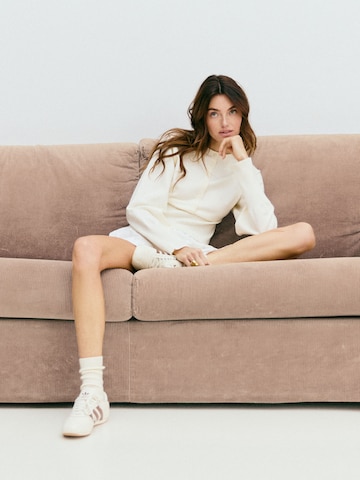 All White Lounge Look
