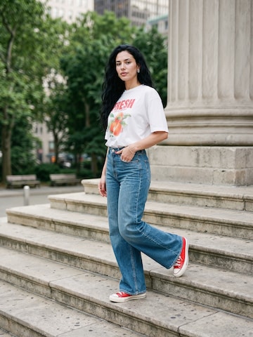 Graphic Shirt Look