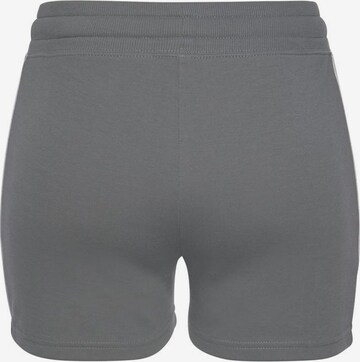 Slimfit Pantaloni di BENCH in grigio