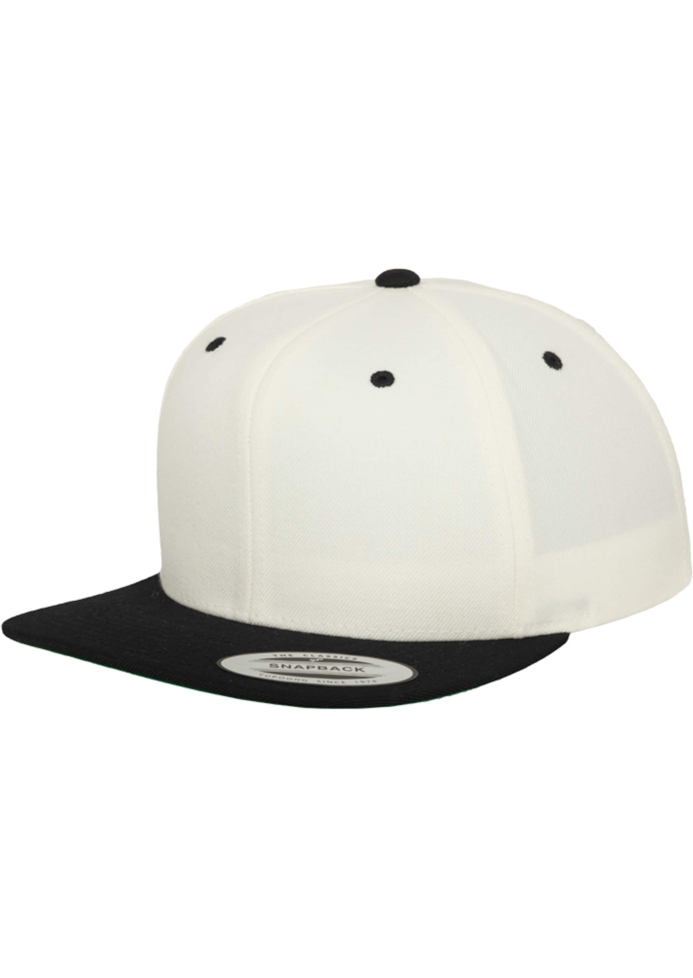 Flexfit Cap in White: front