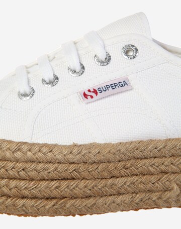 Sneaker low de la SUPERGA pe alb