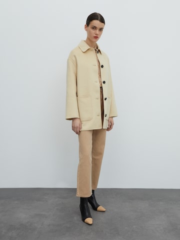 Manteau mi-saison 'KIAN' EDITED en beige