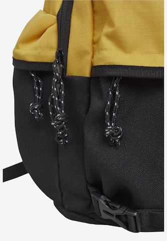 Urban Classics Rucksack in Gelb