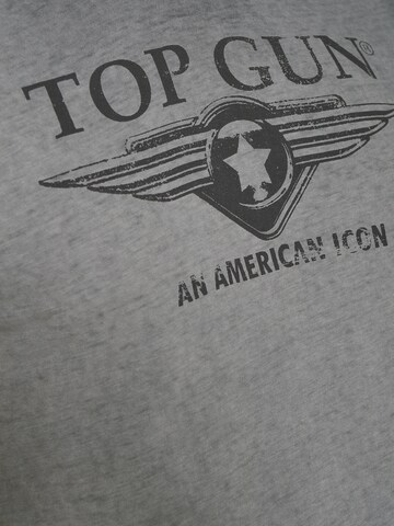 TOP GUN Shirt ' Wing cast ' in Zwart