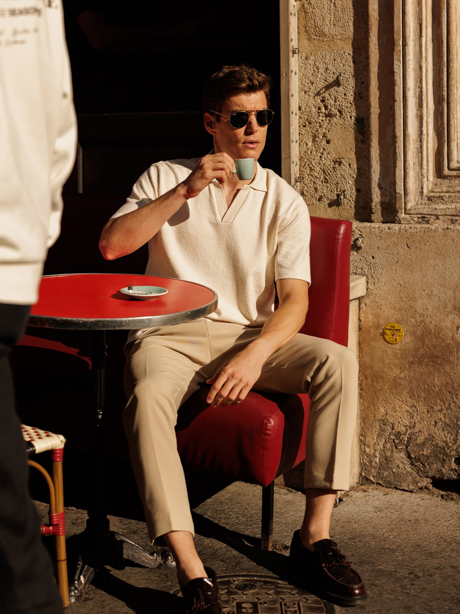 Kaffee in Paris Dan Fox Apparel
