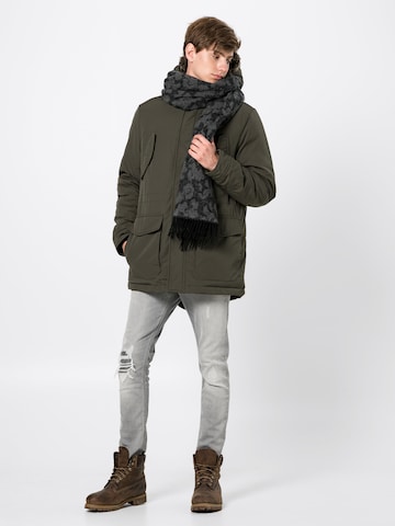 Urban Classics Winter Parka in Green