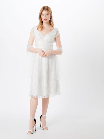 Rochie de cocktail de la Unique pe alb