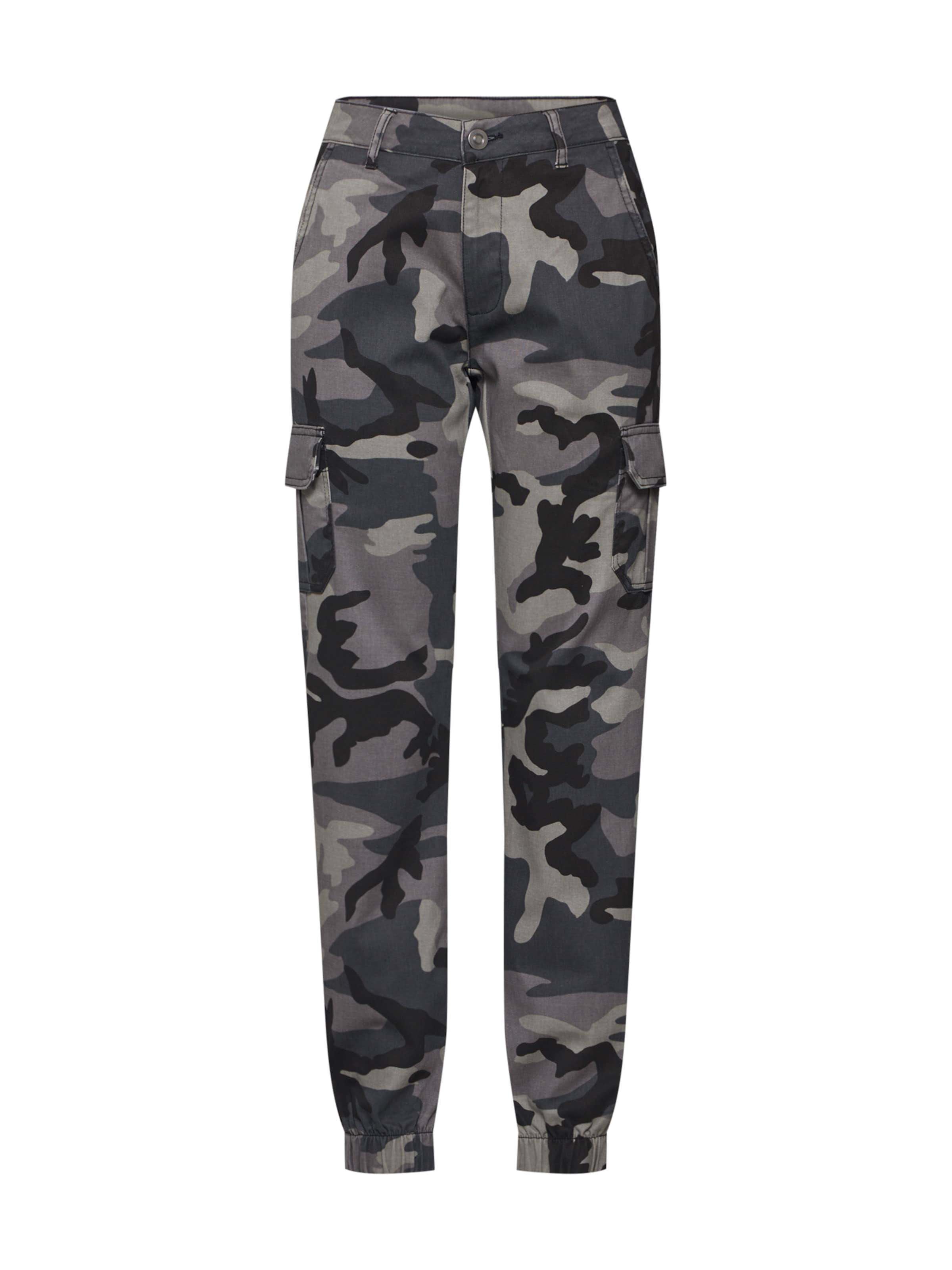 Urban Classics Tapered Gargohousut värissä harmaa: etupuoli