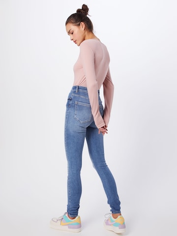 Skinny Jean 'Blush' ONLY en bleu : derrière