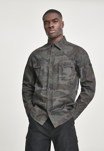 Brandit Slim fit Button Up Shirt in Green: front