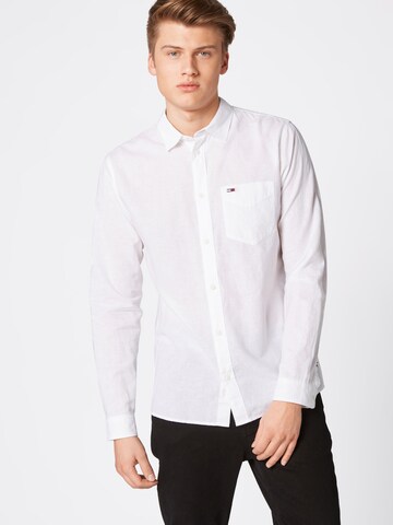 Tommy Jeans Regular fit Overhemd in Wit: voorkant