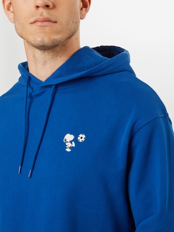 LEVI'S ® Regular Fit Sweatshirt 'Relaxed Graphic Hoodie' in Blau