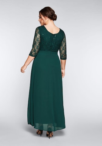 Rochie de seară de la SHEEGO pe verde