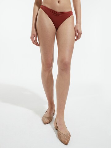 EDITED Regular Bikinihousut 'Tasha' värissä punainen