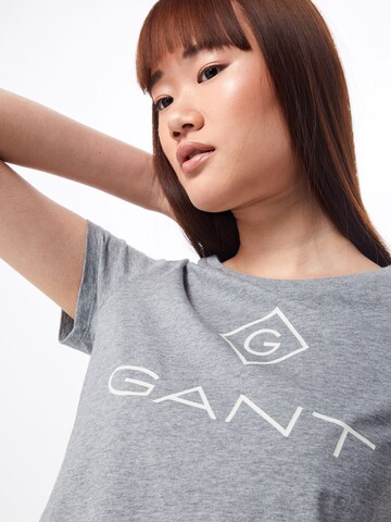 T-shirt GANT en gris