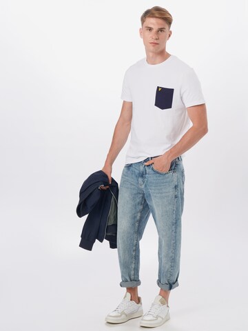 Lyle & Scott Tričko 'Contrast Pocket' – bílá