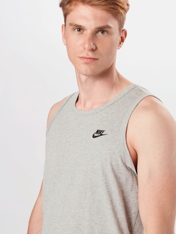 Nike Sportswear Rovný strih Tričko - Sivá