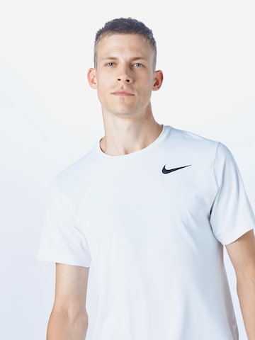 NIKE Regular Fit Sportshirt 'Nike Pro' in Weiß
