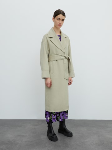 EDITED Between-Seasons Coat 'Rosa' in Green