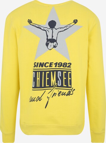 Coupe regular Sweat-shirt CHIEMSEE en jaune : derrière