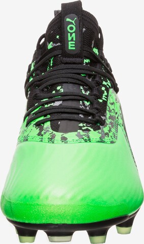 Chaussure de foot PUMA en vert