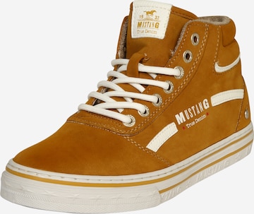 MUSTANG Sneakers high i gul: forside