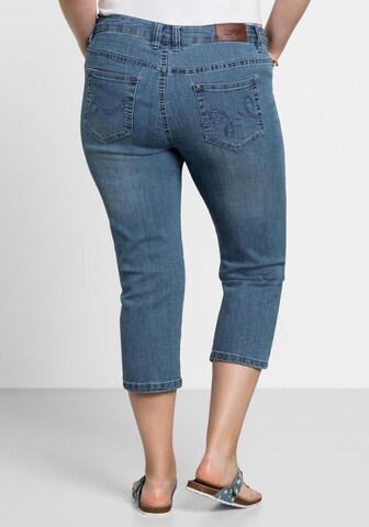 SHEEGO Slimfit Jeans i blå