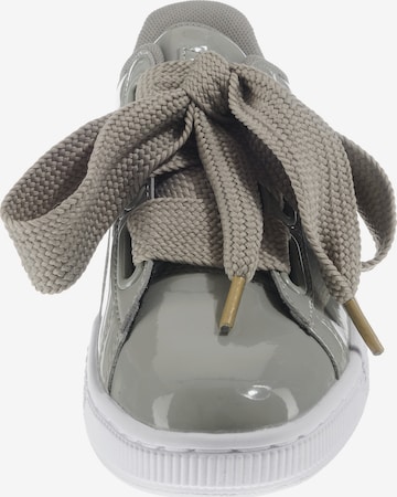 PUMA Sneaker 'Basket Heart Patent' in Grau