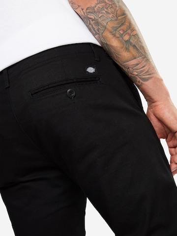 DICKIES Слим Брюки-чинос 'Kerman' в Черный