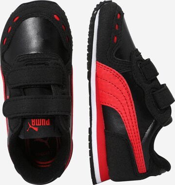 Baskets 'Cabana' PUMA en noir : sur le côté