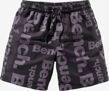 Shorts de bain BENCH en violet : devant