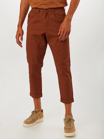 BURTON MENSWEAR LONDON tavaline Püksid, värv pruun: eest vaates