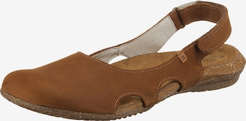 EL NATURALISTA Ballet Flats with Strap in Brown: front