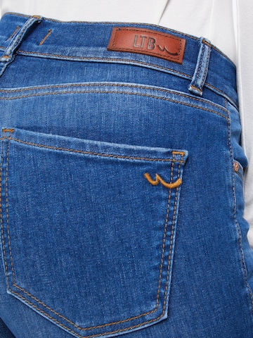 LTB Slimfit Jeans 'Lonia' in Blauw