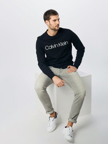 Calvin Klein Sweatshirt i svart