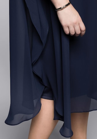 Rochie de la SHEEGO pe albastru