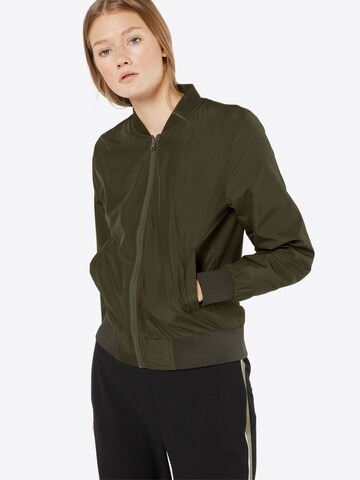 Urban Classics Between-Season Jacket in Green: front