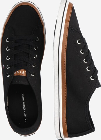 TOMMY HILFIGER Sneakers in Black: side