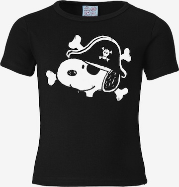 LOGOSHIRT Shirt 'Snoopy – Pirat' in Zwart: voorkant