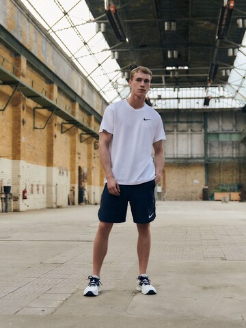 Blue & White Fitness Look