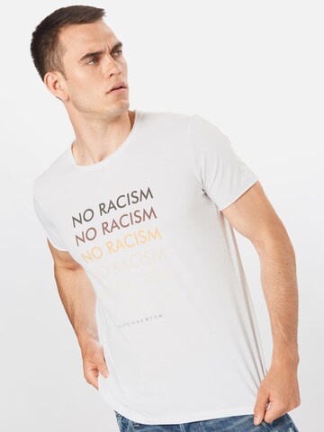 EINSTEIN & NEWTON Rovný strih Tričko 'No Racism' - Biela