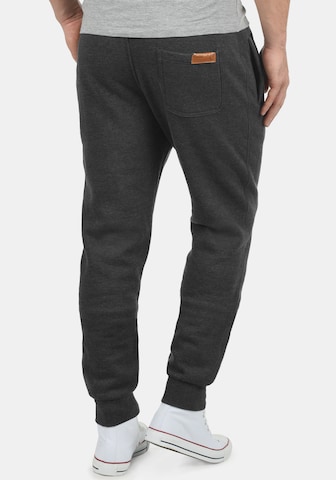 Effilé Pantalon 'Trip' !Solid en gris
