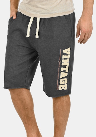 Regular Pantalon BLEND en gris : devant