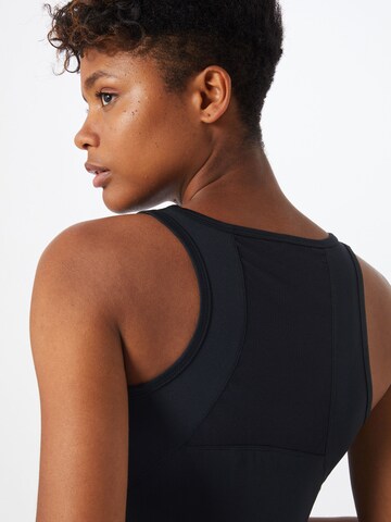 Marika Sports top 'Tyra' in Black