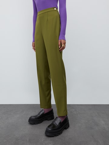 EDITED Regular Pleated Pants 'Tania' in Green: front