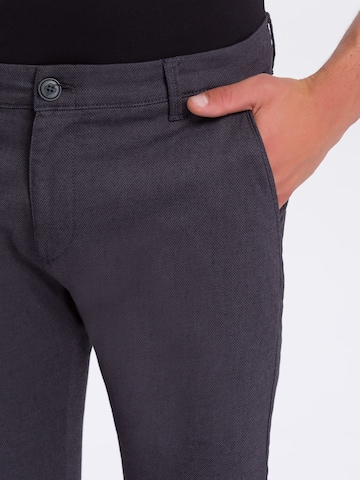 CROSS JEANS Tapered Hosen lang ' E 120 ' in Grau