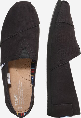 Espadrilles 'ALPARGATA' TOMS en noir : sur le côté